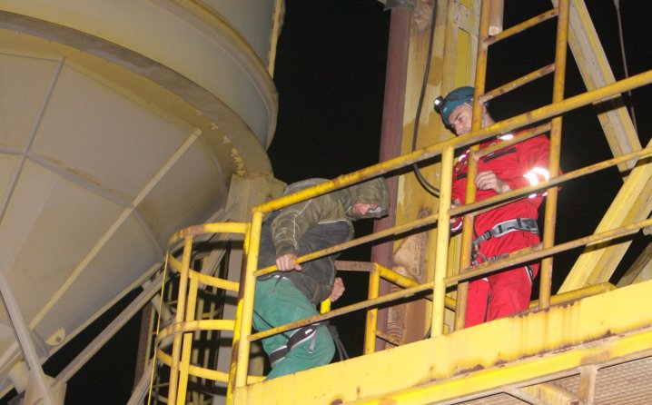 Gorska sluzba spasavanja spustila radnike Tuzla kvarca sa silosa 4